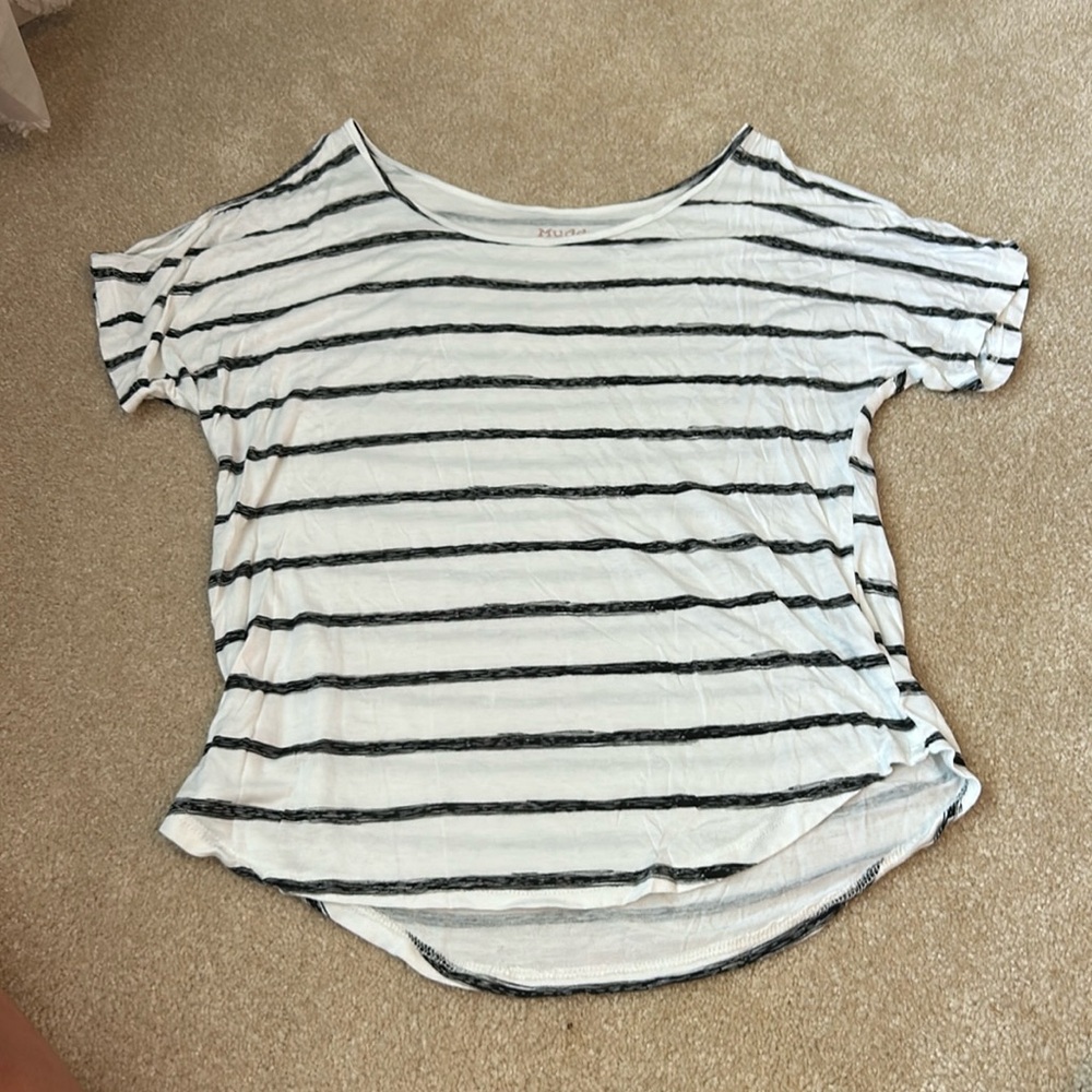 Short sleeve tee